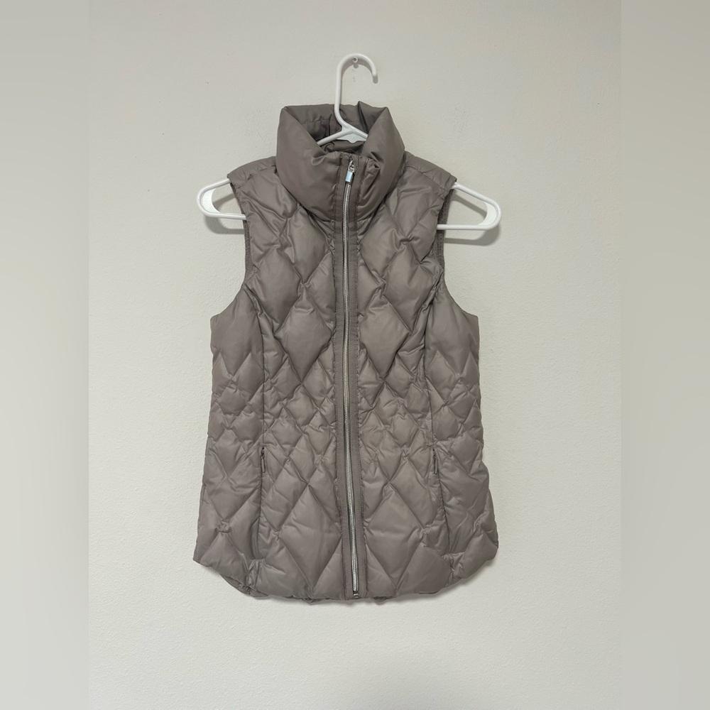 Athleta Gray Taupe Goose Down Quilted Vest - Picture 1 of 15